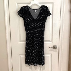 Old navy size XS short sleeve polka dot dress. Overall length 36inches.